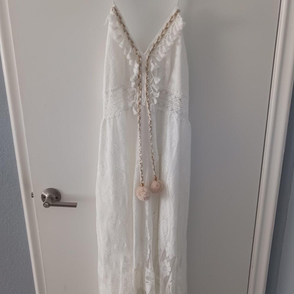 Cupshe White Lace Maxi Dress with Pom-Tie Straps
